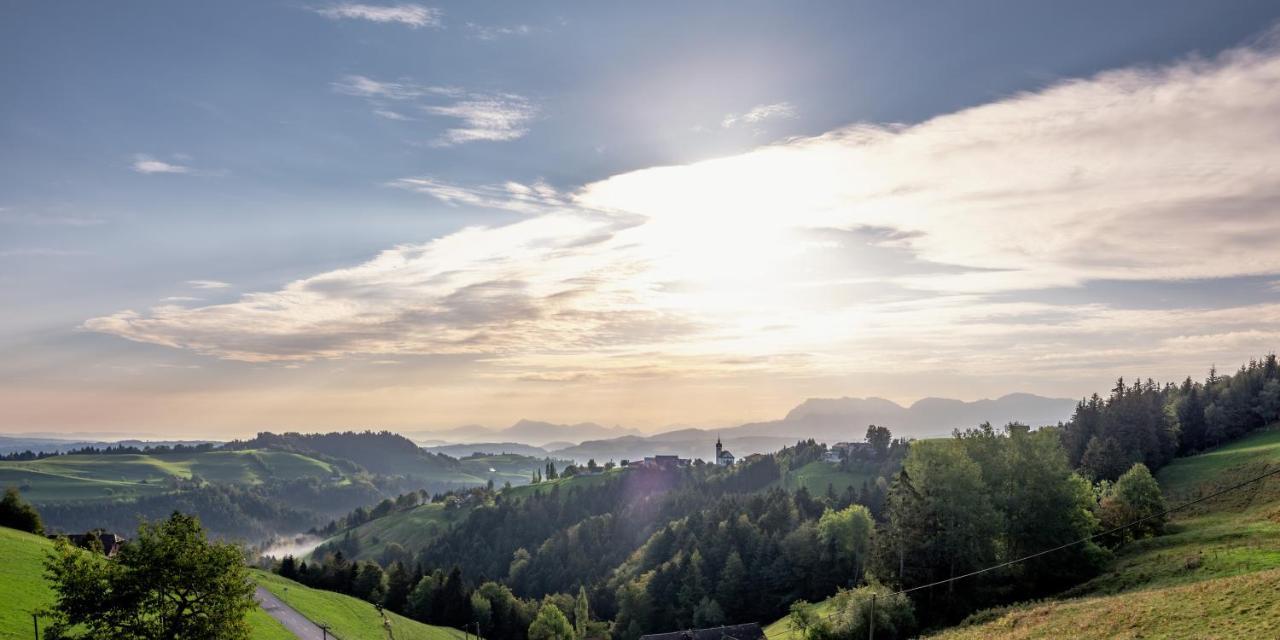 Landgasthof Hotel Menzberg エクステリア 写真