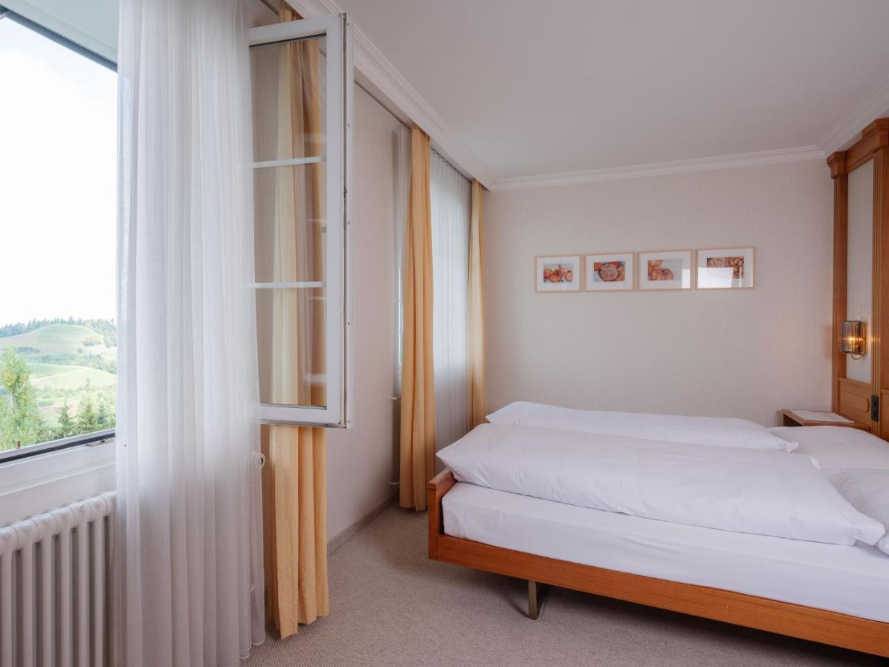 Landgasthof Hotel Menzberg エクステリア 写真