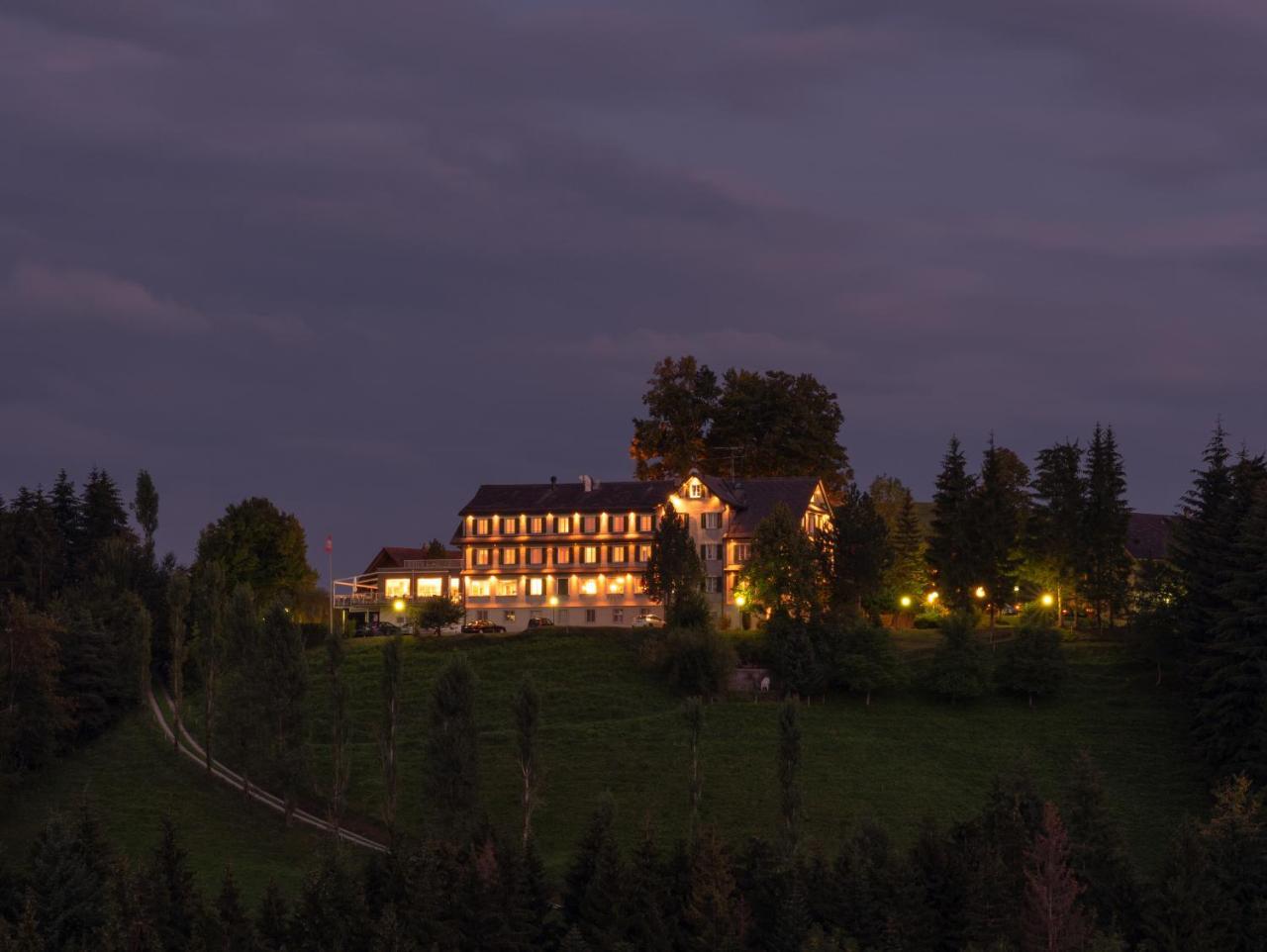 Landgasthof Hotel Menzberg エクステリア 写真