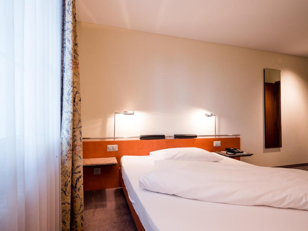 Landgasthof Hotel Menzberg エクステリア 写真