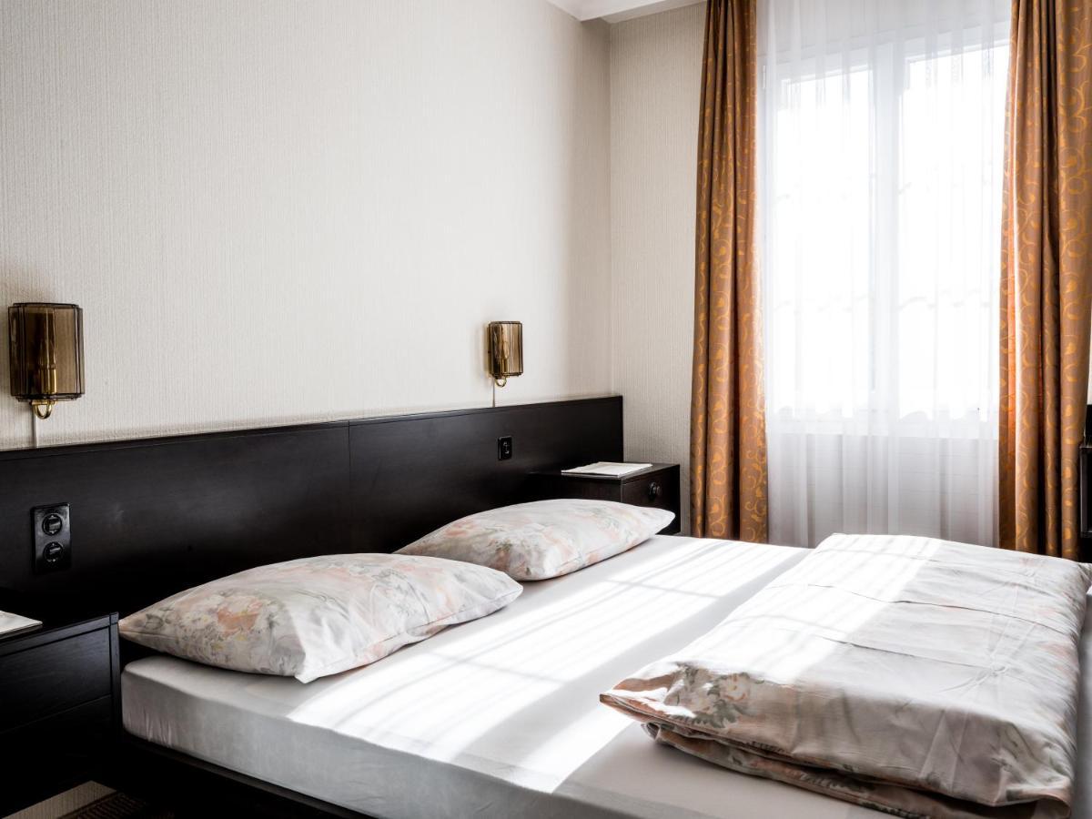 Landgasthof Hotel Menzberg エクステリア 写真